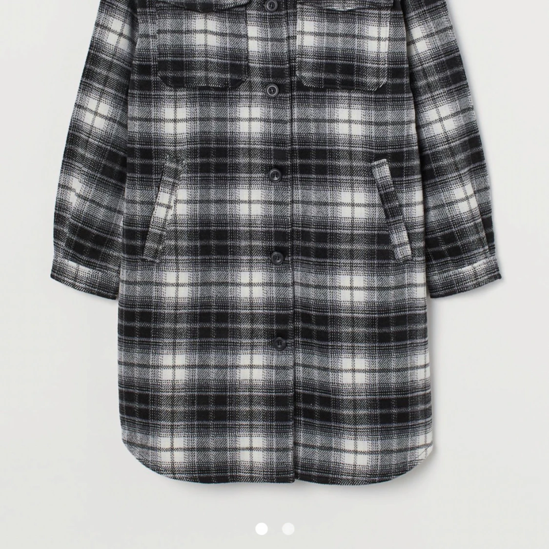 Svart och vit rutig overshirt från Divided - 2