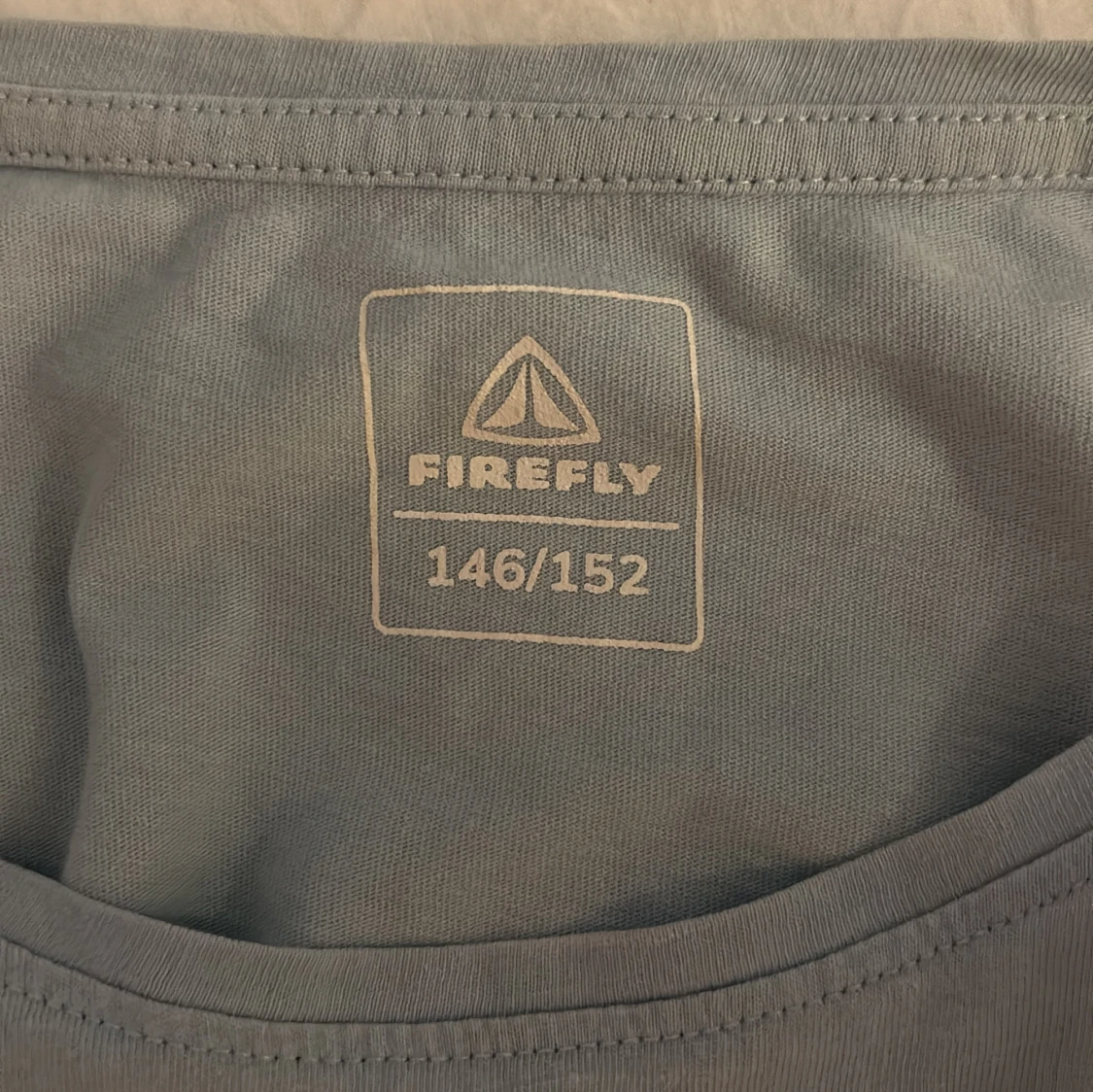 Blå topp med citrontryck  - 2