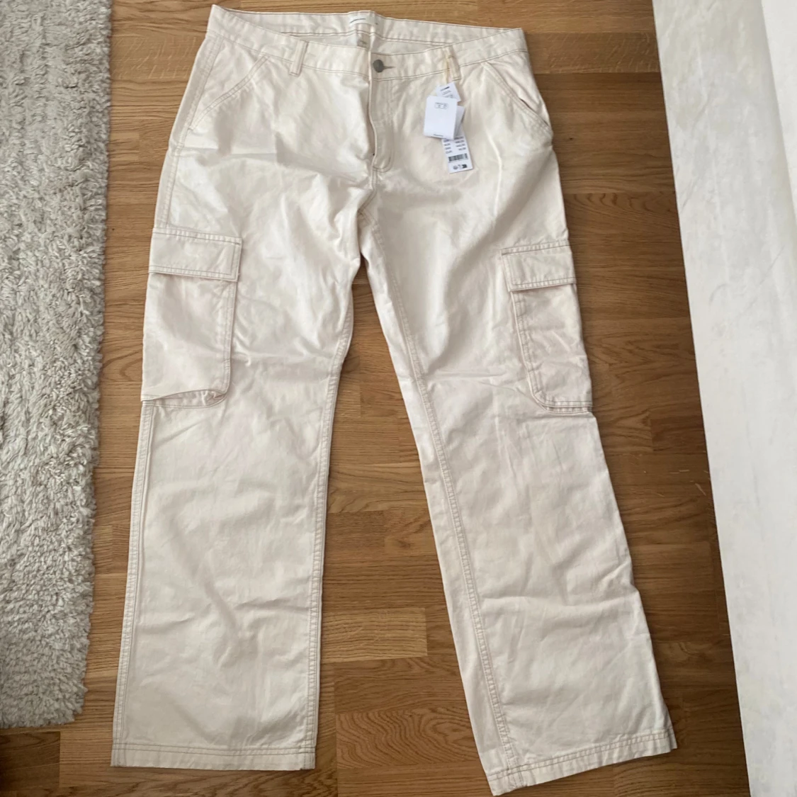 Beige cargopants med raka ben