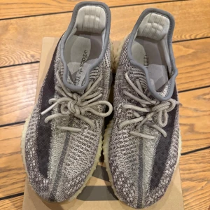 Adidas Yeezy Boost 350 V2 zyon  - Beaters perfekt för dig som vill ha billiga snygga sneakers