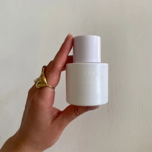 LXA Scent 01 Eau de Parfum - LXA Scent 01 är en stilren doft. Luktar jättegod passade dock inte mig. Endast testad så så gott som ny🩷nypris 699