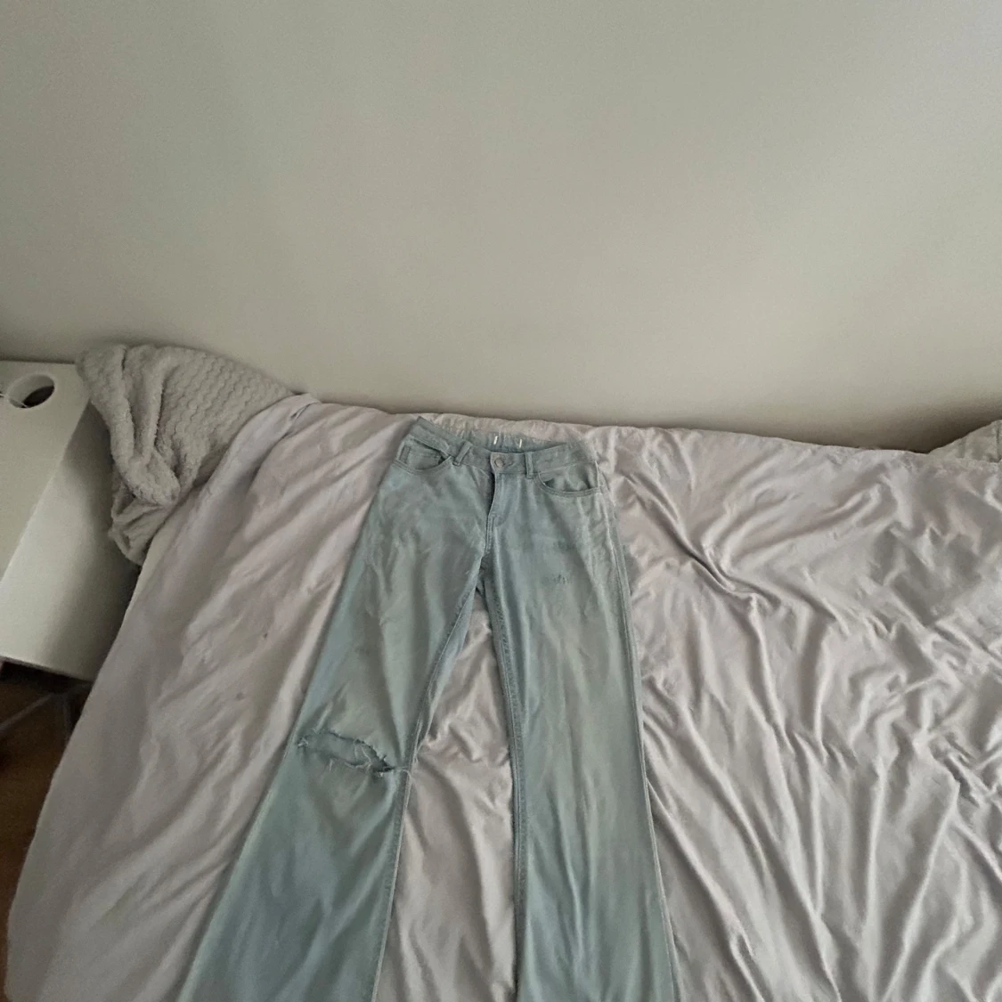 Ljusblå wide jeans från Lindex