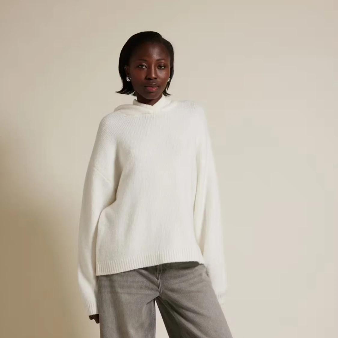 Grå stickad hoodie med luva - 2