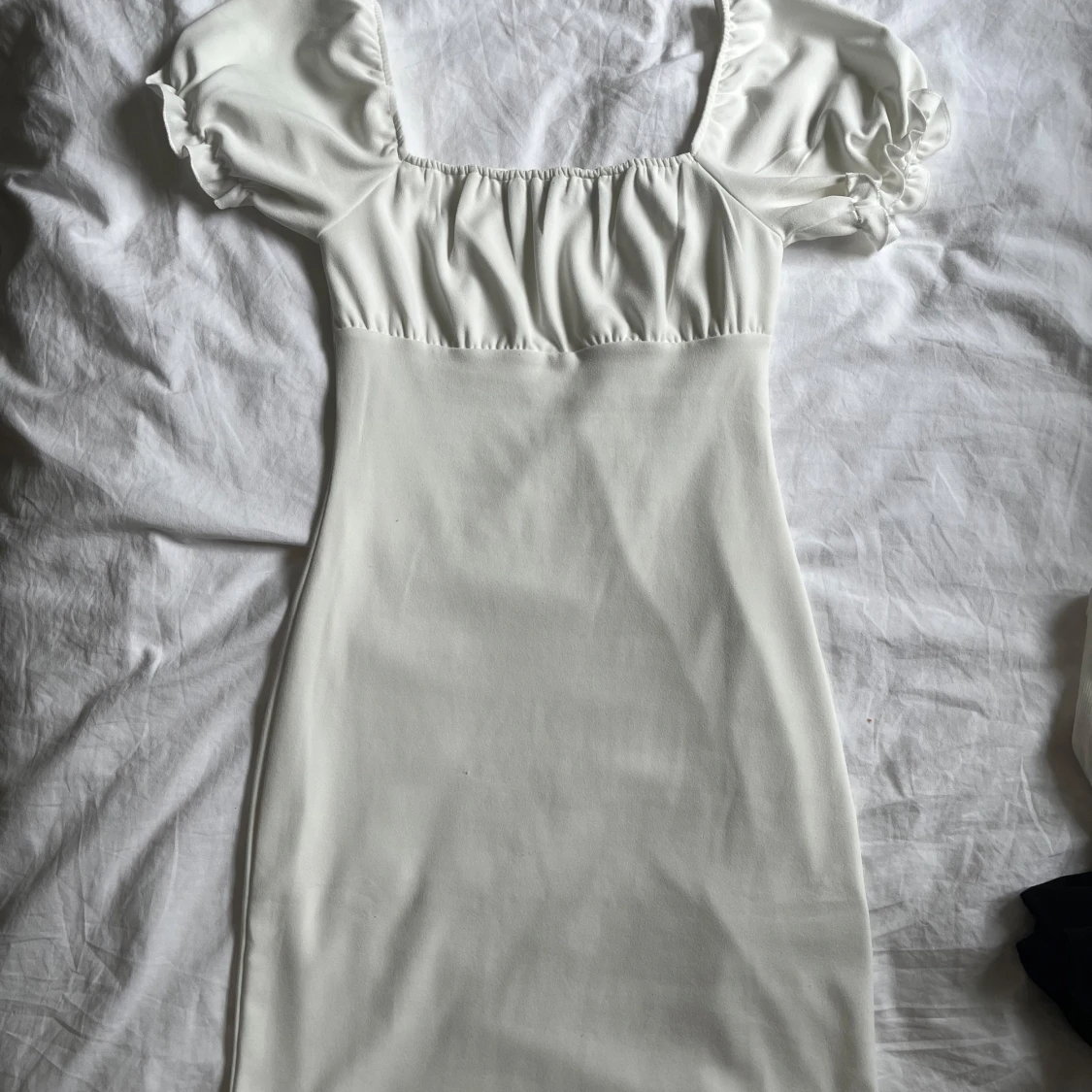 Vit kort puffärmad klänning Bik Bok - 1