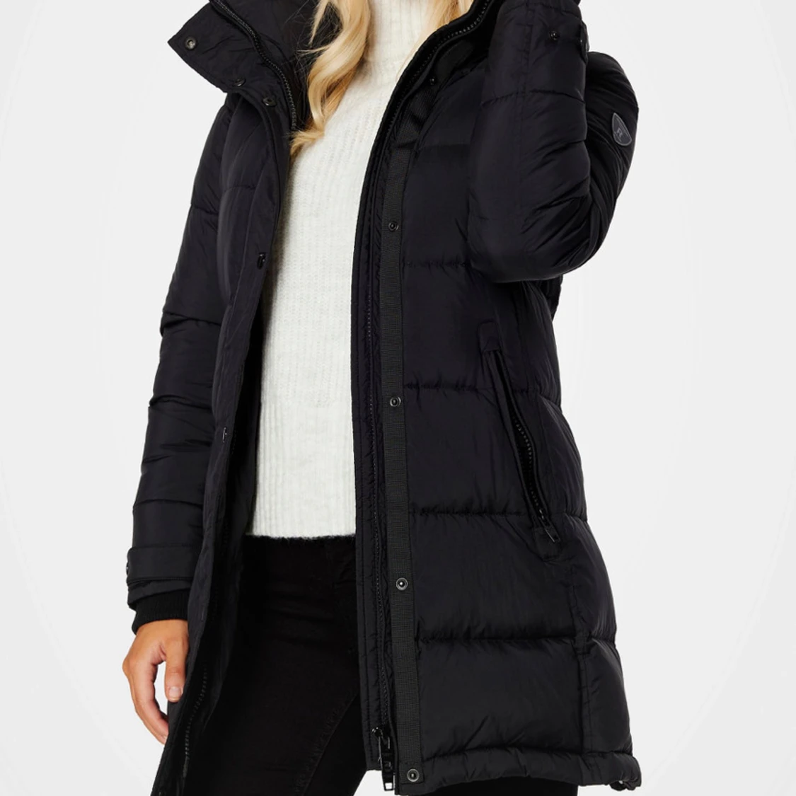 Svart lång pufferjacka med huva
