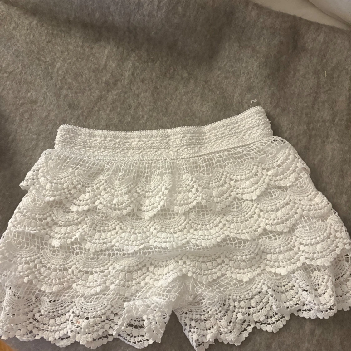 Vita spets-shorts från Chelsea - 1