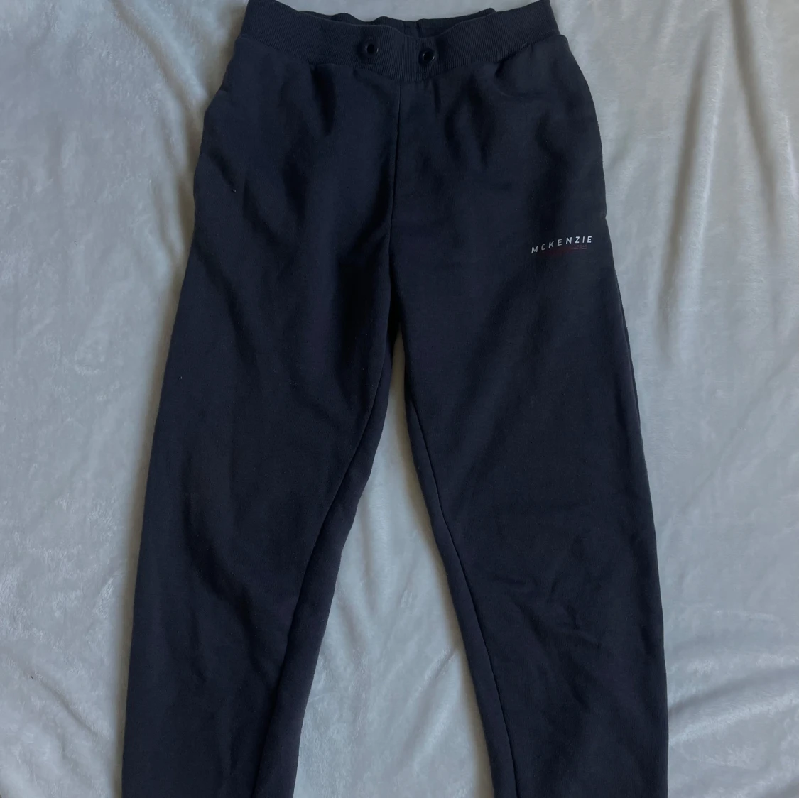 Mörkgrått mjukis set från McKenzie med dragkedja - 2