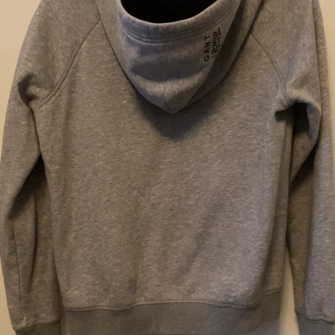 Grå hoodie GANT x Båstad S - 1