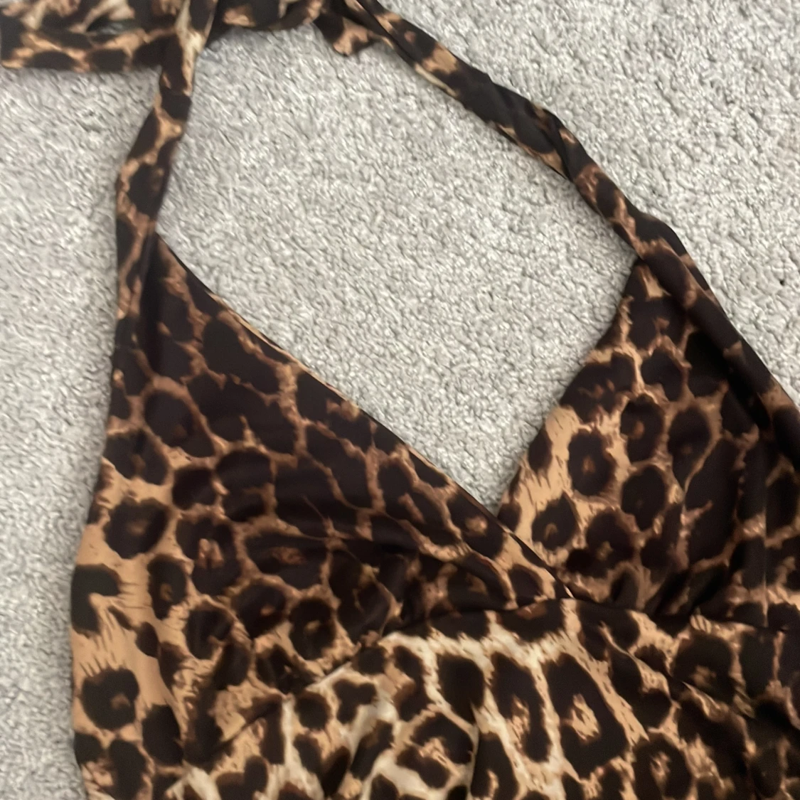 Leopardmönstrad halterneck topp - 1