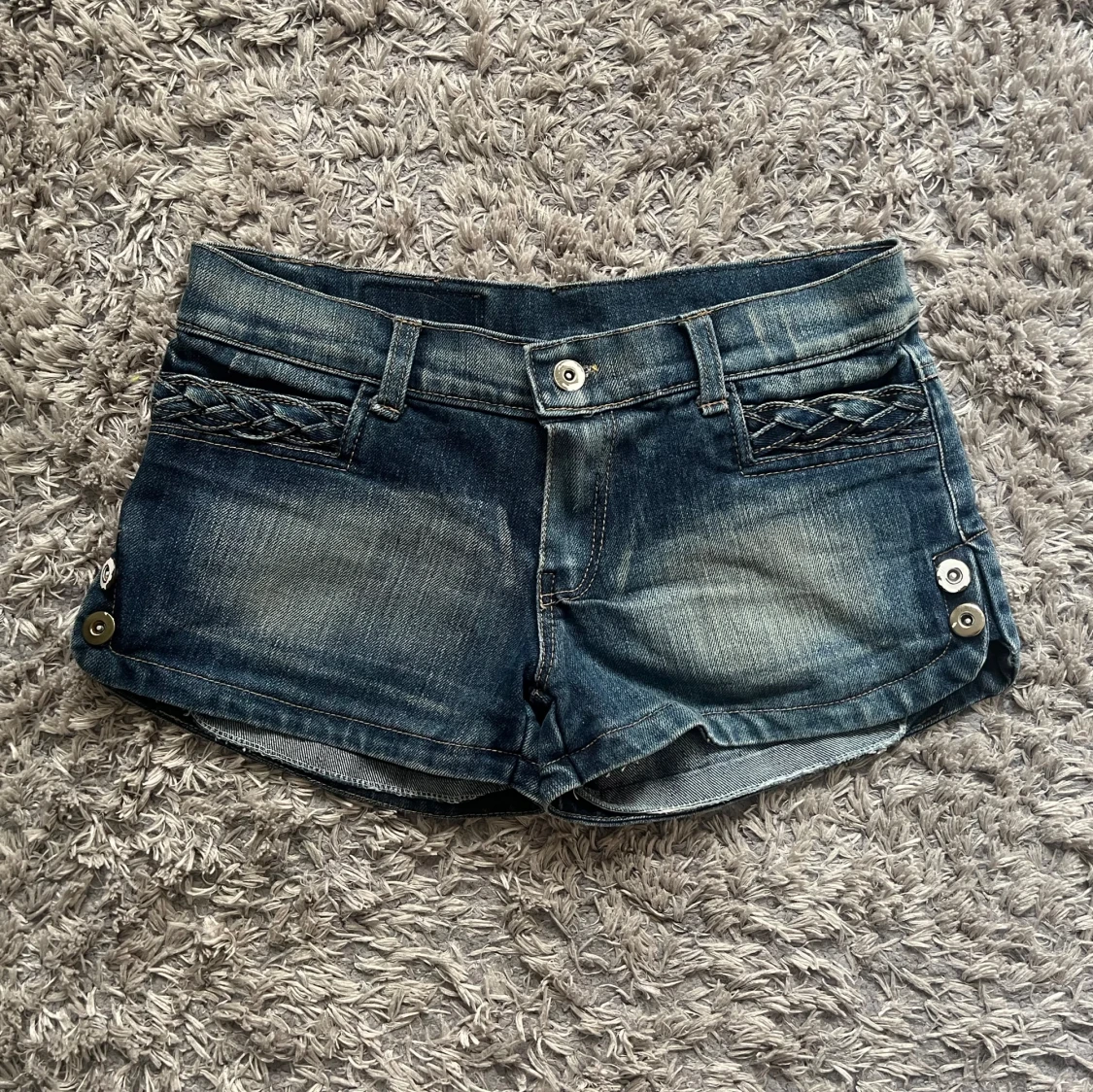 Lågmidjade jeansshorts 