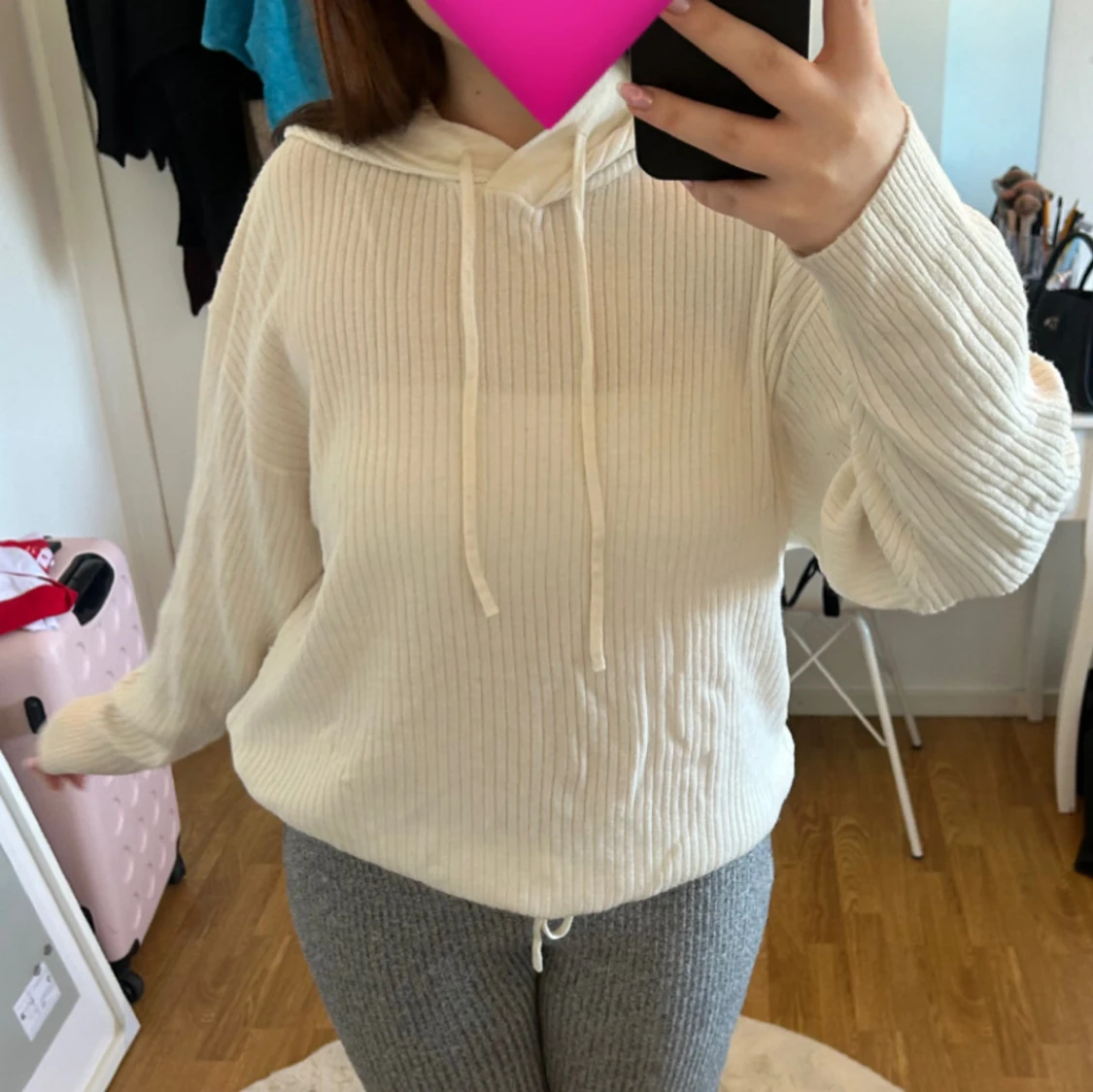 Vit ribbad hoodie - 1