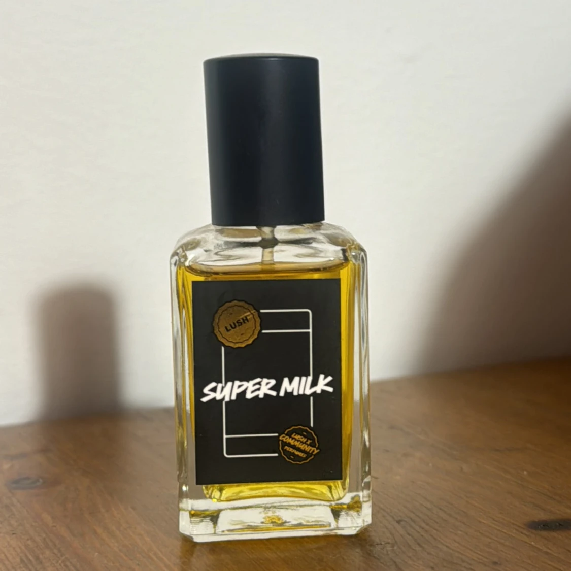 Lush super milk parfym