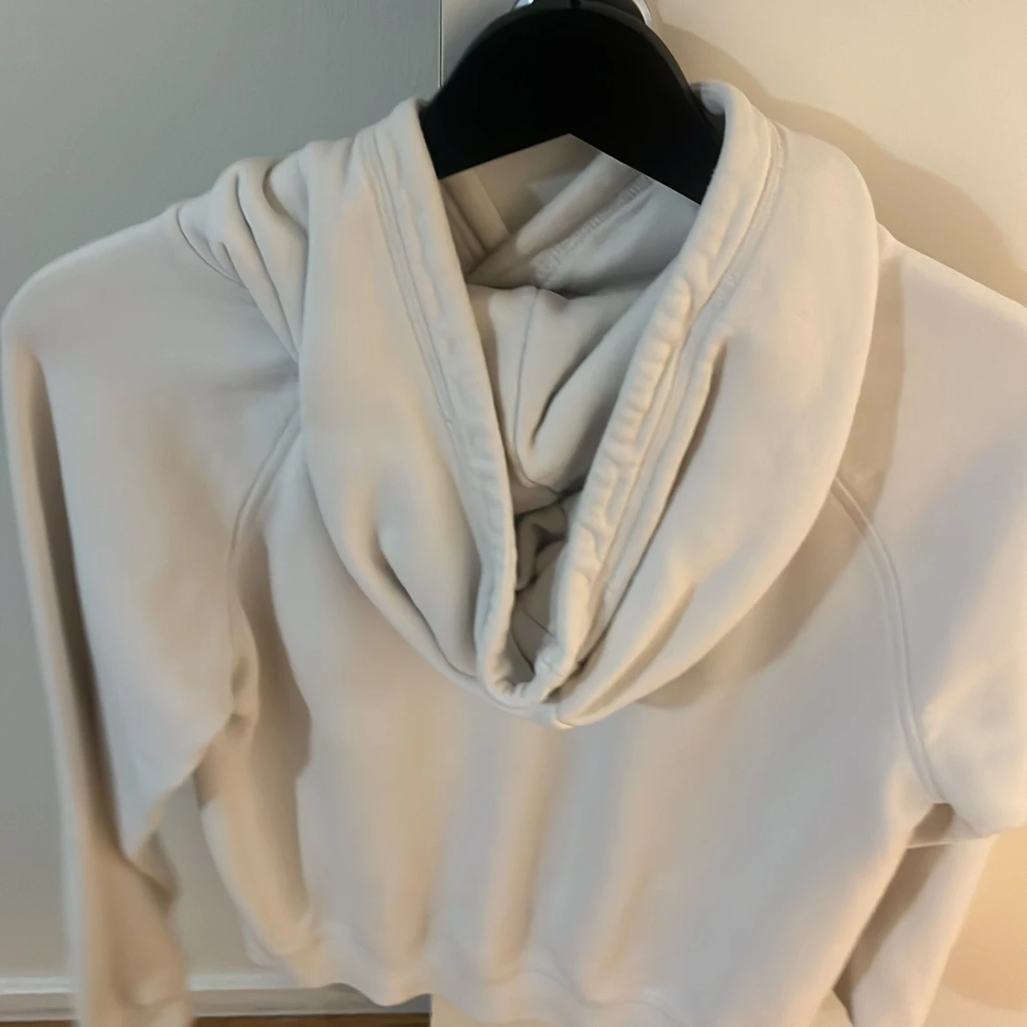 Vit hoodie från GANT - 1