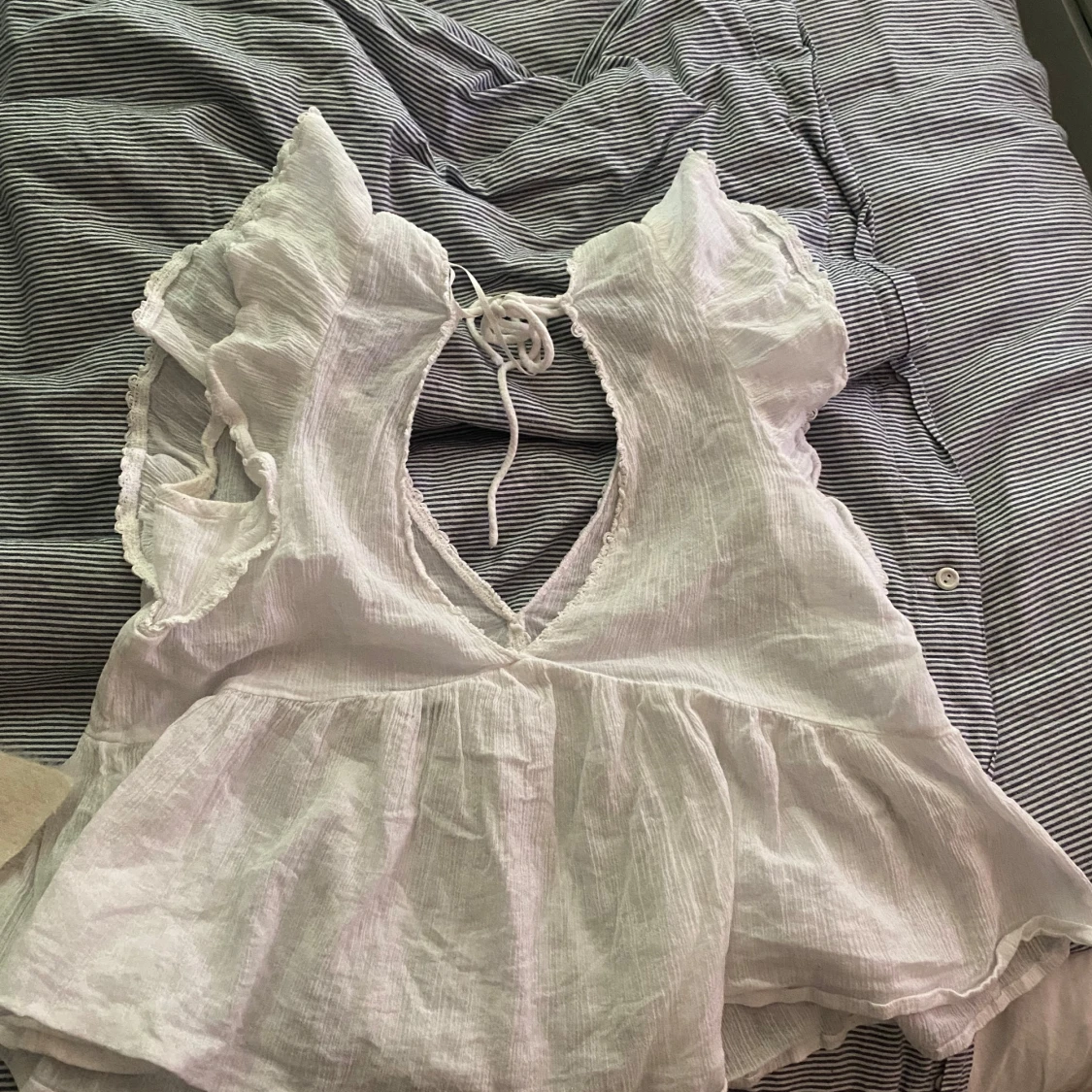 Vit volangtopp från Nelly - 1