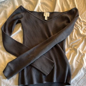 Hm tröja - Söt hm tröja i storlek S använd men inga skador 🙂