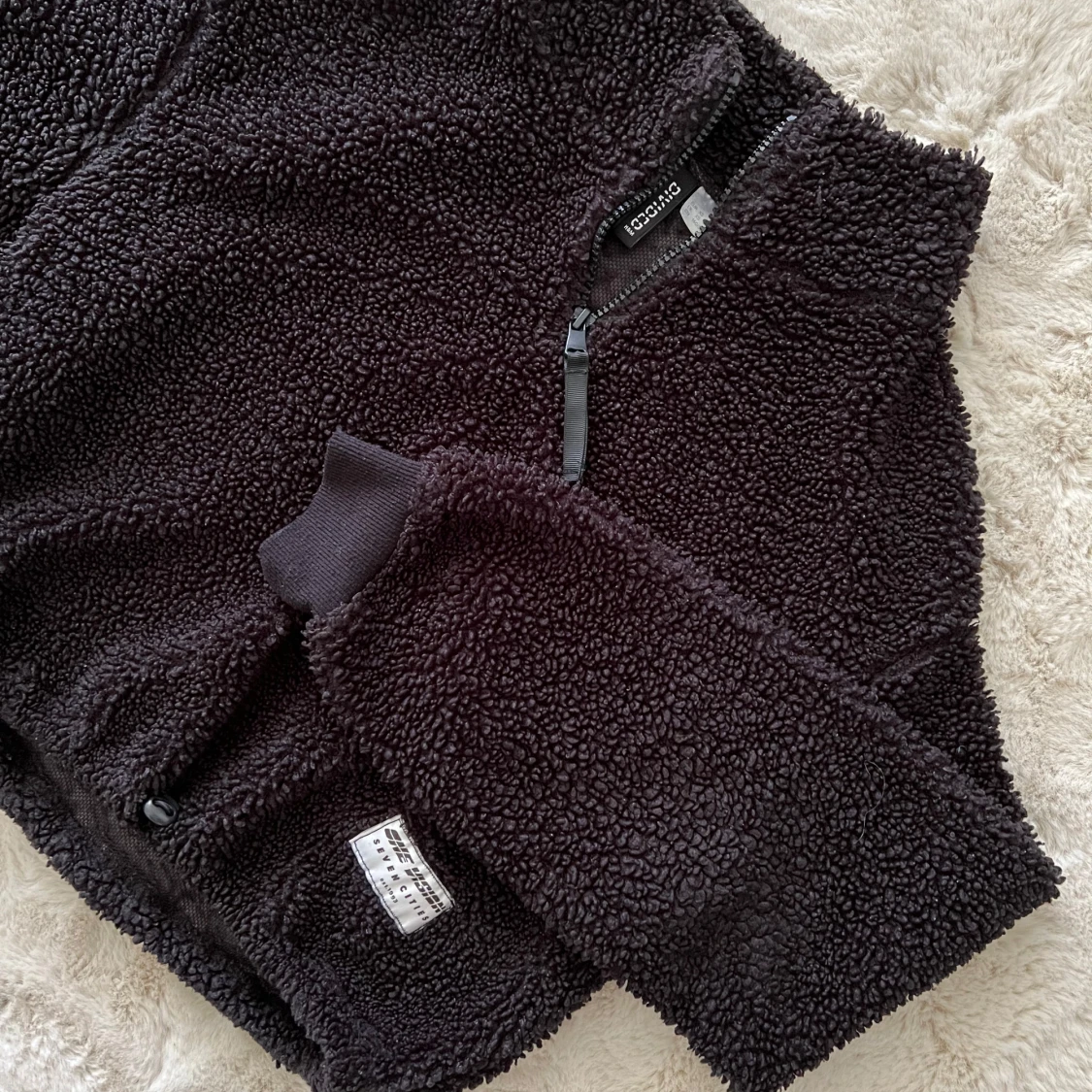 Svart teddytröja från H&M - 1