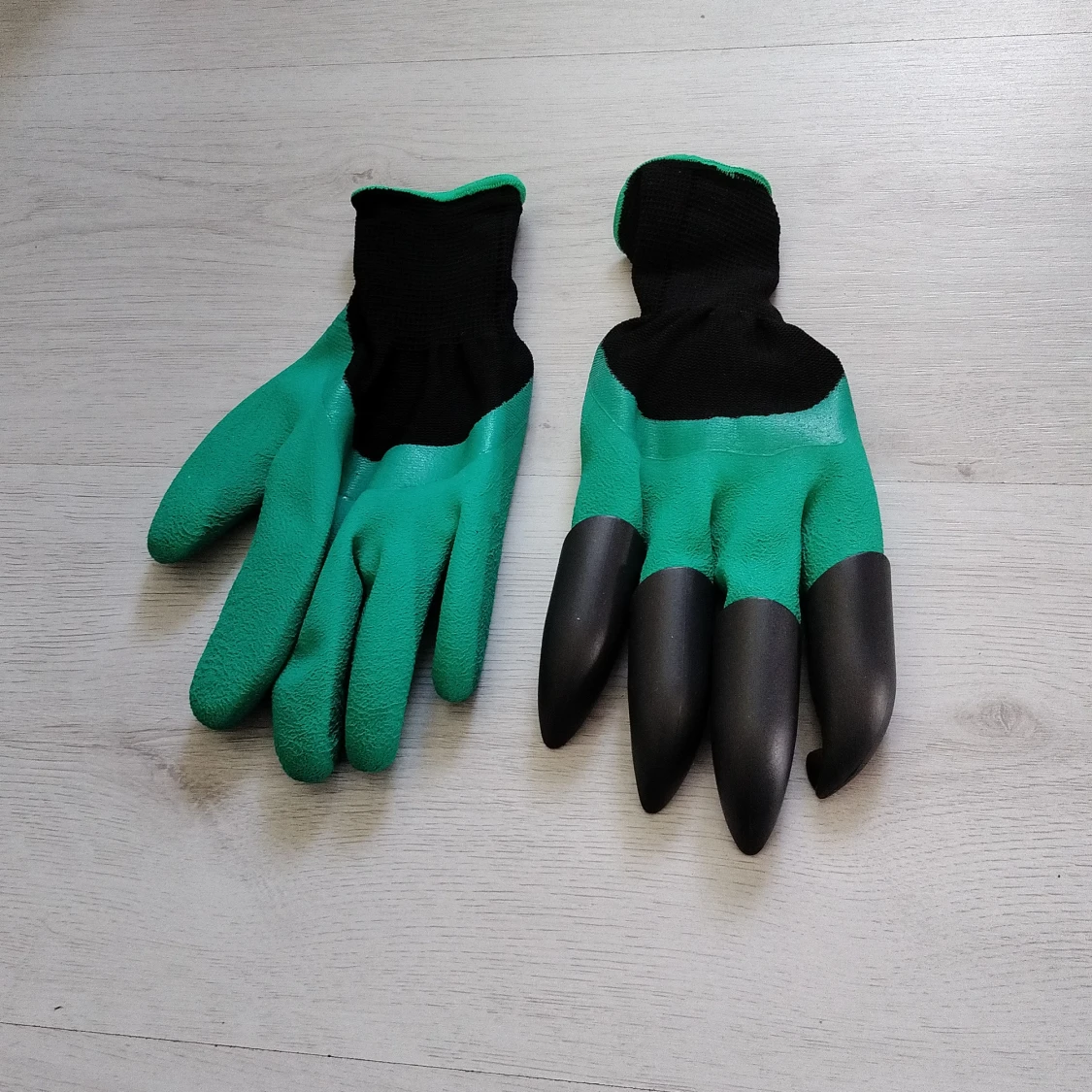 Gröna trädgårdshandskar med klor - 1
