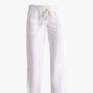 Vita linnebyxor från Roxy - säljer mina fina linnebyxor från Roxy, köpta på Zalando förra sommaren. säljer pga lite för korta för mig som är 173😃knappt använda så de är i väldigt bra skick Bara att skriva vid frågor💗💗