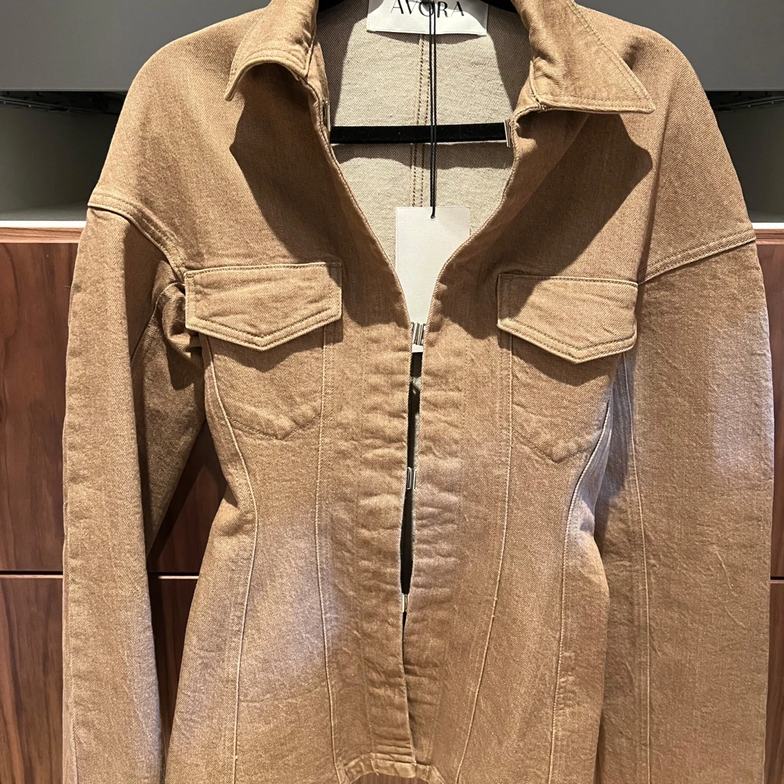 Beige jeansjacka från Avora - 2