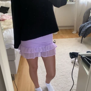 Volang kjol  - Säljer en söt ljuslila volang kjol eller tub topp! 