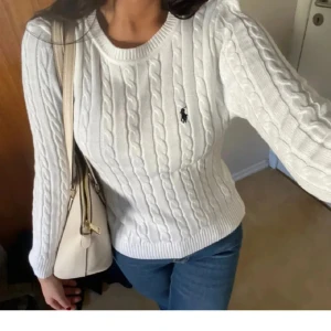 Ralph lauren tröja  - Så fin tröja från ralph lauren som jag säljer vidare då den tyvärr inte passar mig❤️