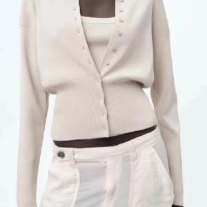 Zara kofta beige - Slutsåld kofta som aldrig är använd