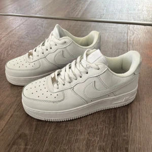 Nike air force 1 - Helt nya skor från Nike, missade returtiden🫠Nypris: 1200 på rea