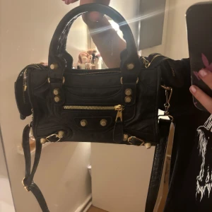 Väska - Jättesöt väska som inte kommer till användning, köpt för 700