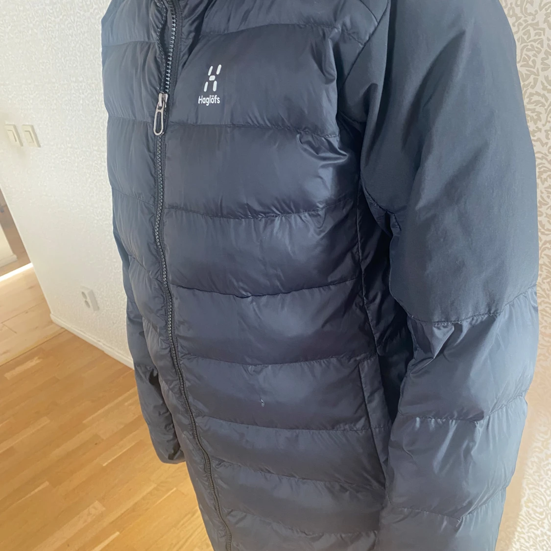 Svart dunjacka från Haglöfs - 1