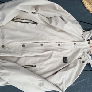 Burberry jacka  - Bra