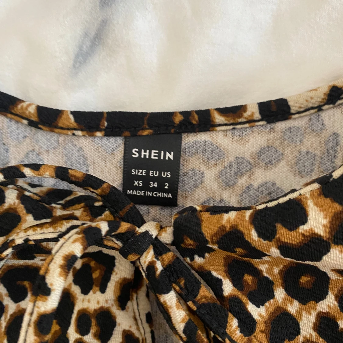 Leopard blus från shein  - 2