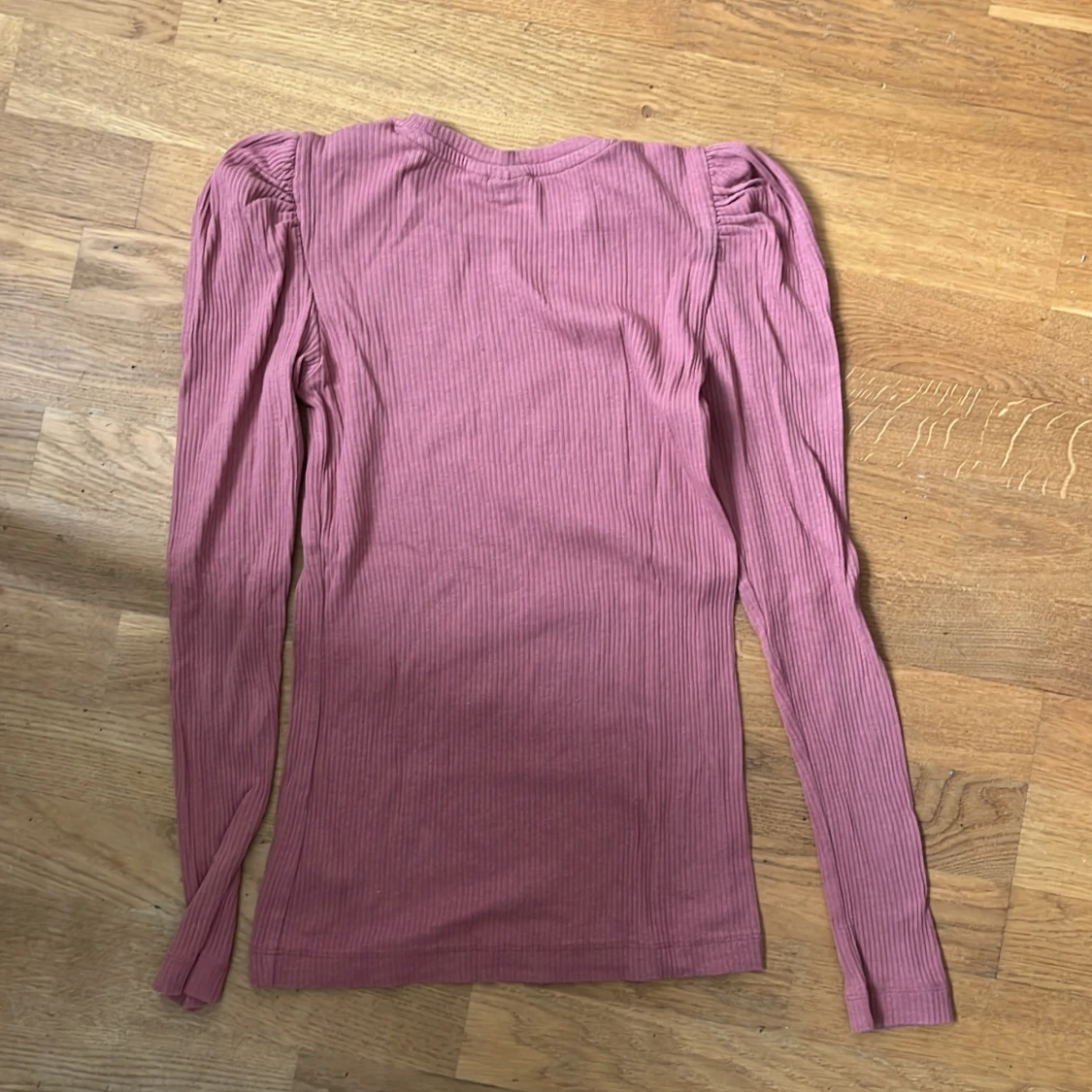 Rosa ribbad långärmad topp från Name It - 1