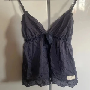 Odd molly linne - Supersött linne från odd molly. Fint skick. Den är i storlek 0 vilket motsvarar xs🩷