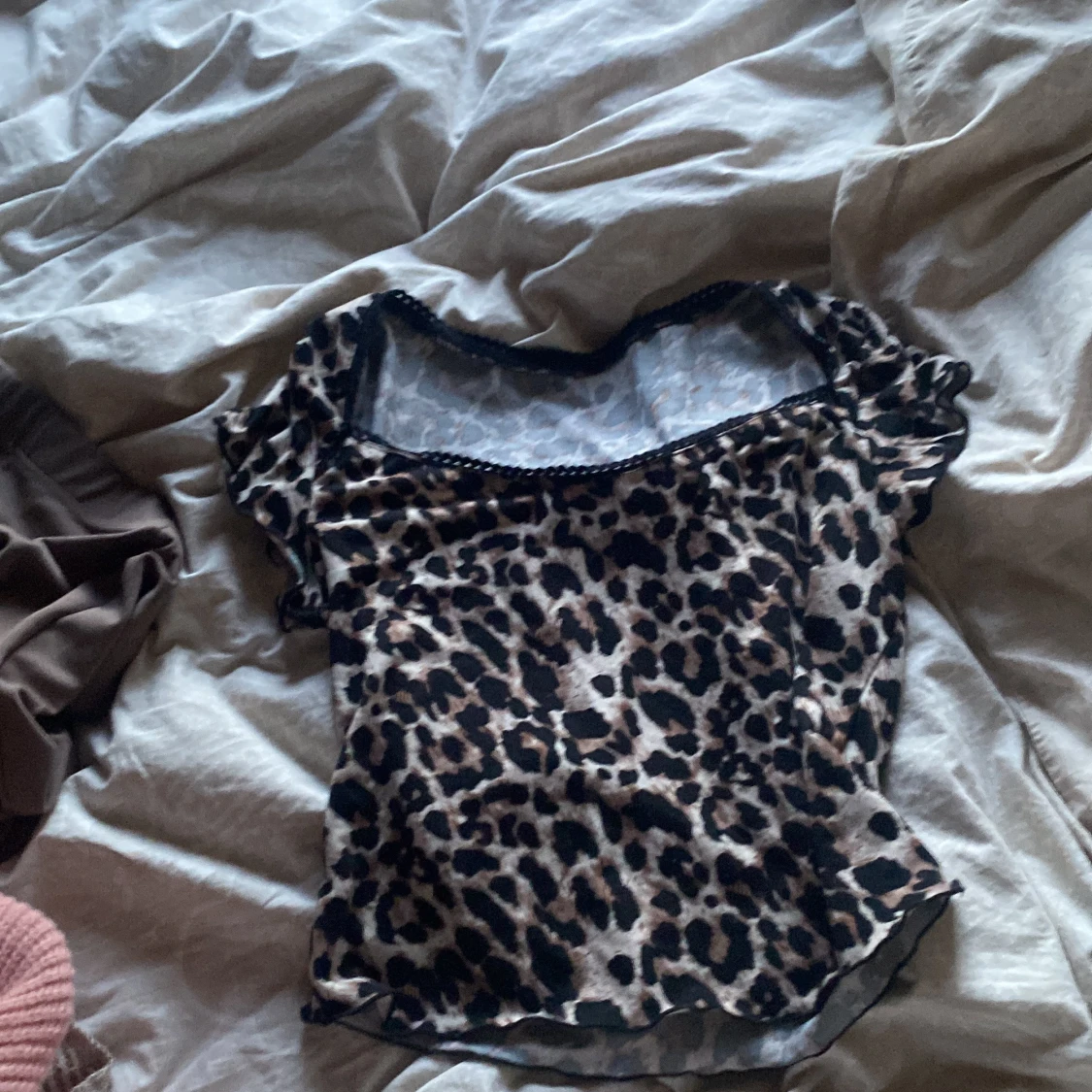 Leopardmönstrad topp från Romwe