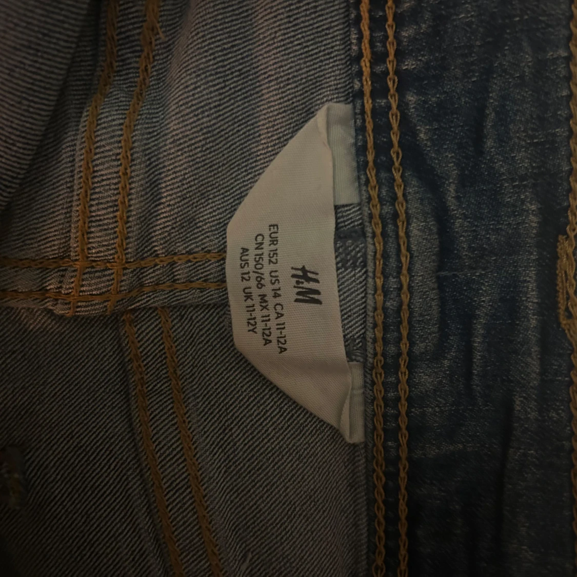 Jeansshorts med spetsdetaljer - 4