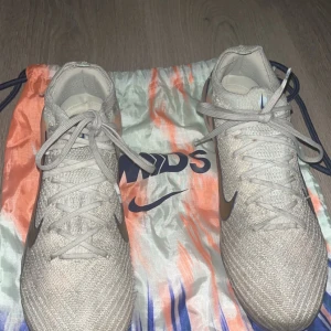 Nike fotbollsskor  - Skick 7/10