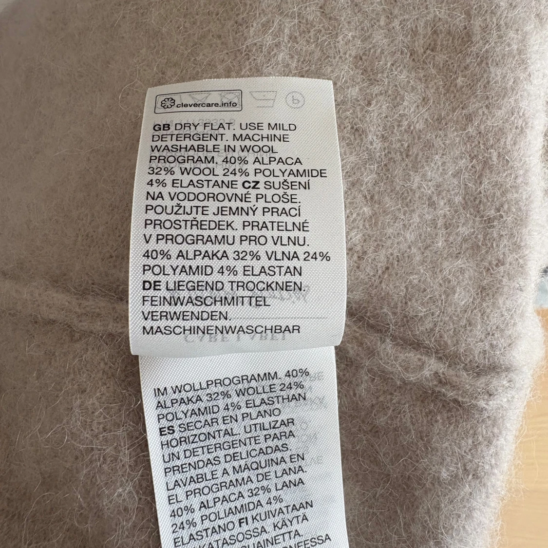 Ljusrosa polotröja från & Other Stories - 2