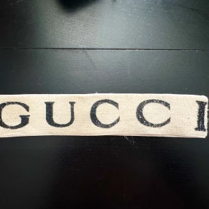 Gucci Headband - Knappt använd och i fint skick, om ni skulle ha nån fråga är det bara skriva!🙂