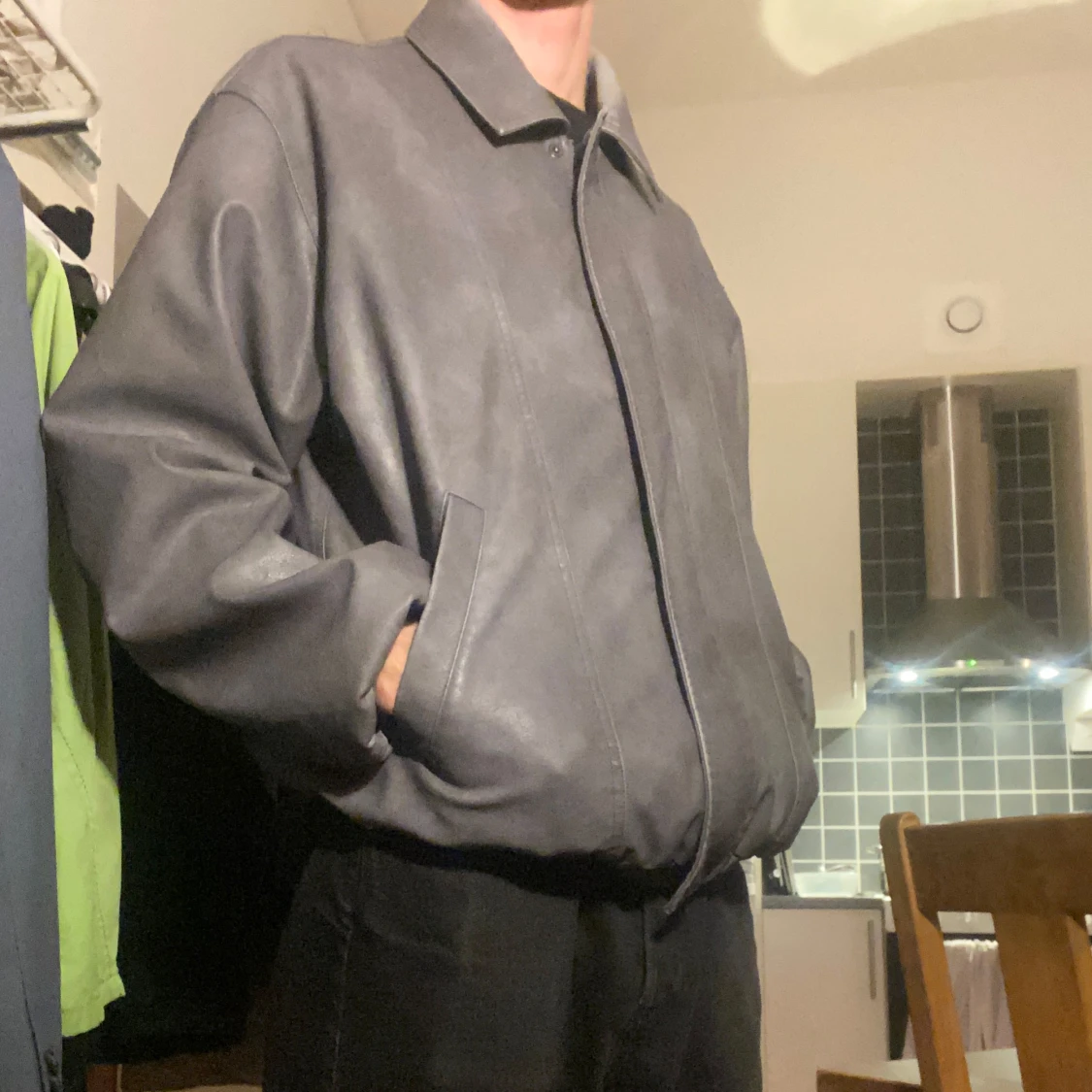 Grå oversized skinnjacka - 1