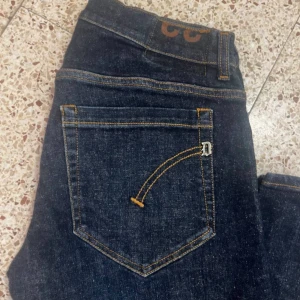 Mörkblå jeans från Dondup skinny fit GEORGE - Snygga mörkblå jeans Dondup GEORGE