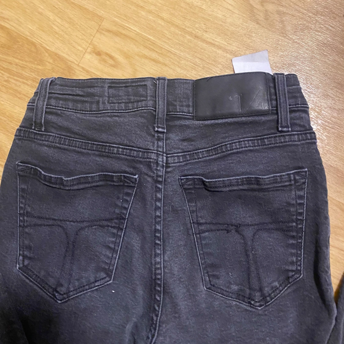 Svarta slim jeans från tiger of Sweden  - 3