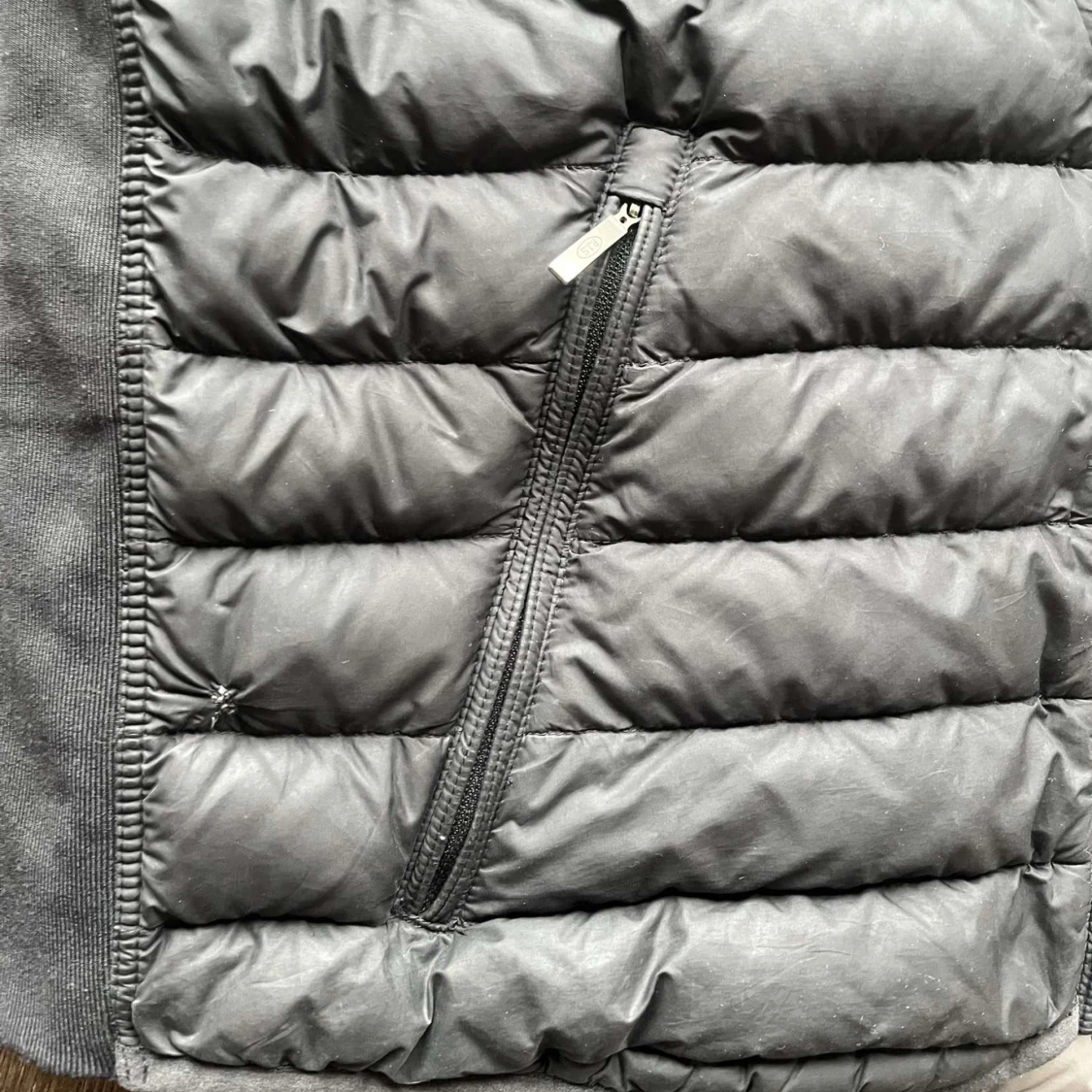 Svart dunväst från Parajumpers - 2