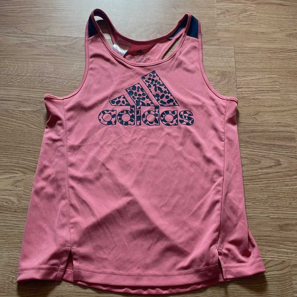 Rosa adidas träningströja