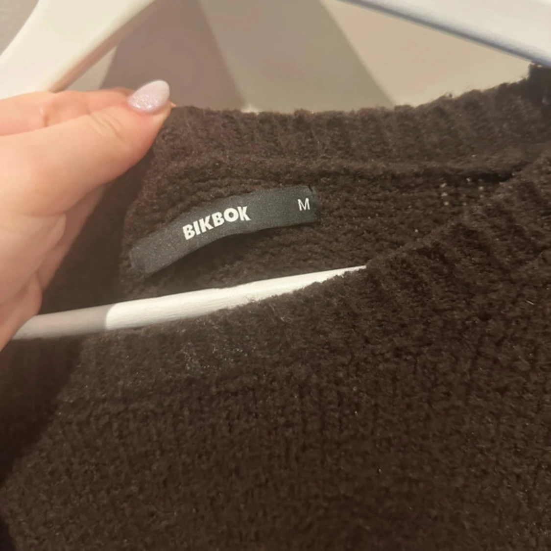 Mörkbrun stickad tröja från BikBok - 1