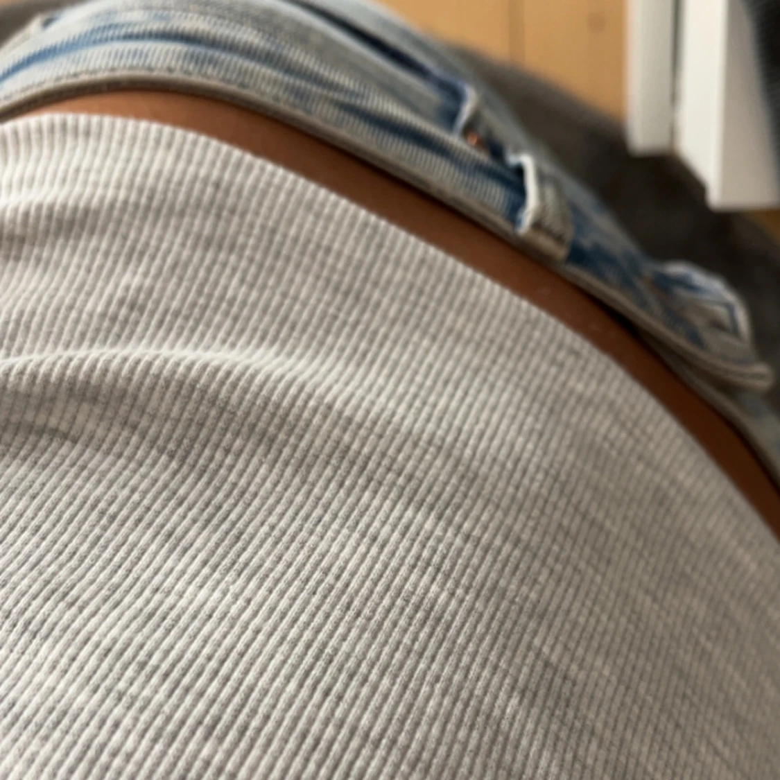 Ljusgrå ribbad långärmad topp Nelly - 2