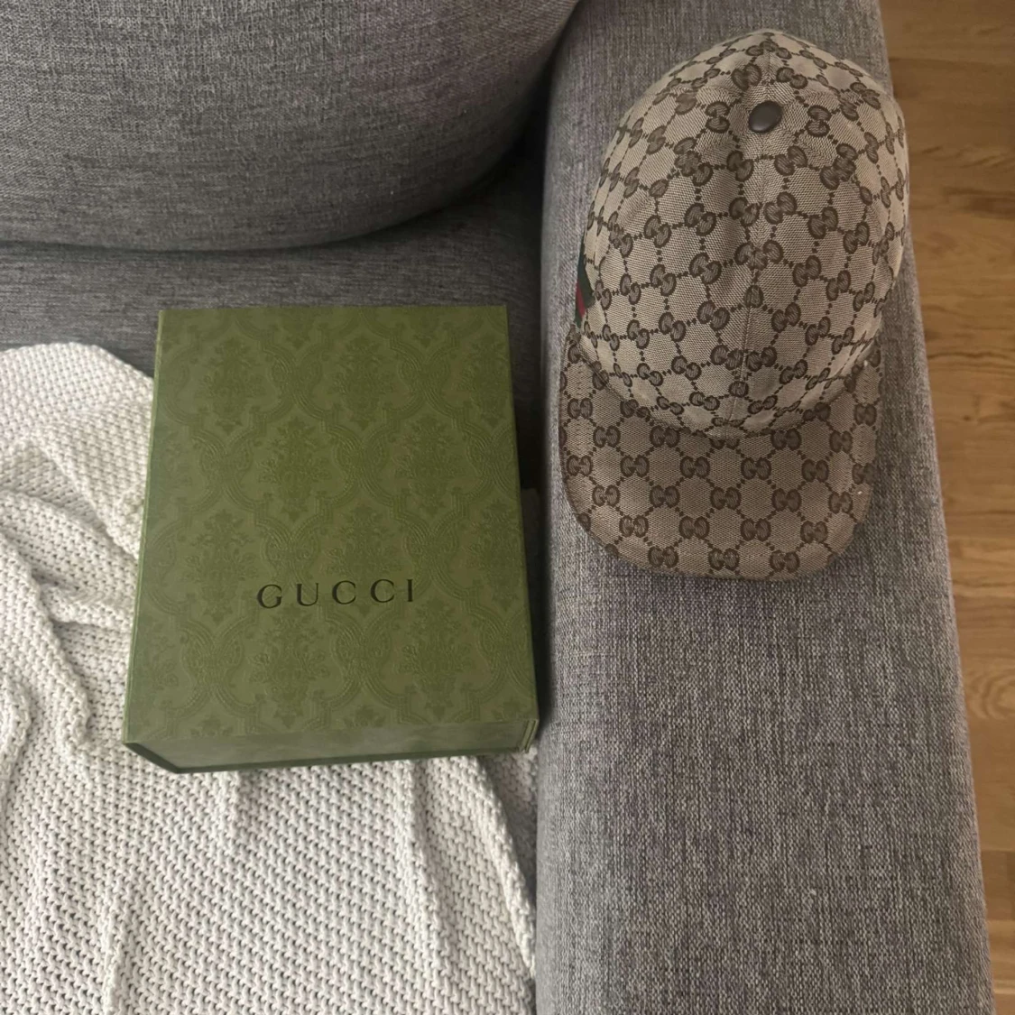 Beige keps från Gucci med GG-mönster - 3