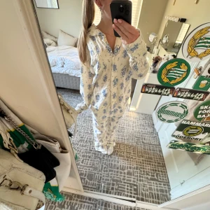 super söt pyjamas  - jätte fin blommig pyjamas från nakd 💓