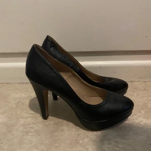 Högklackar - Fina klackar. Använda 1 gång. Klack: 11cm