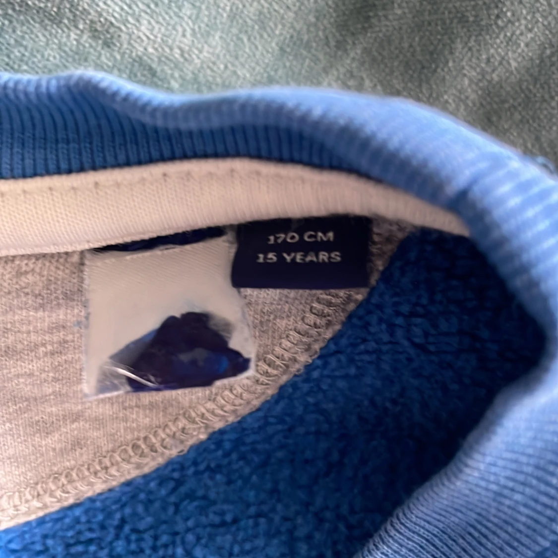 Blå sweatshirt från GANT - 2