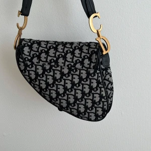 Sadel väska - Jättefin Saddle bag, i mycket bra skick. Fått i present.